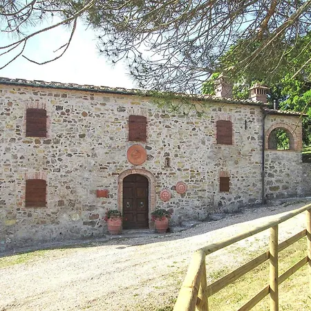 In Castelnuovo Val Di Cec *