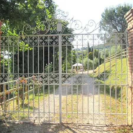 In Castelnuovo Val Di Cec Dom wakacyjny *