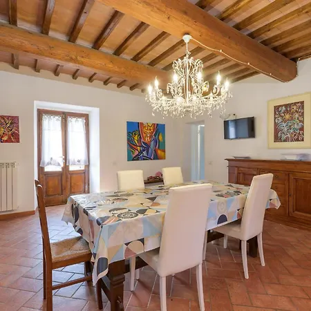Awesome In Castelnuovo Val Di Cec Casa vacanze
