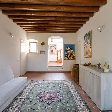 Casa vacanze Awesome In Castelnuovo Val Di Cec *