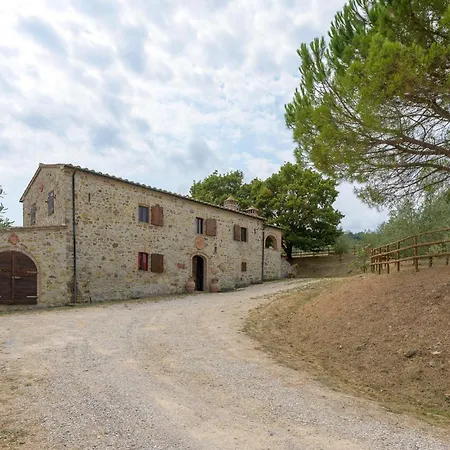 Amazing In Castelnuovo Val Di Cec