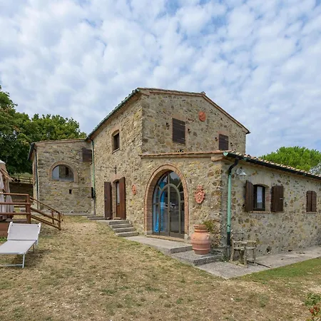Amazing In Castelnuovo Val Di Cec *