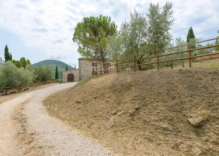 Amazing In Castelnuovo Val Di Cec *