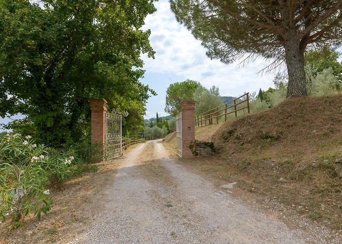 Amazing In Castelnuovo Val Di Cec 度假居 切奇纳谷新堡